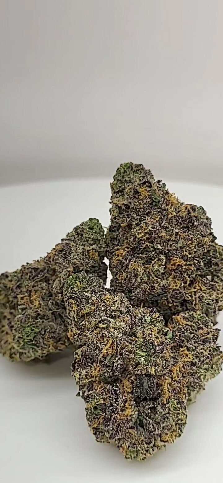 Lemon Cherry Sherbet is an Indica-dominant hybrid strain known for its balanced effects, blending a euphoric, uplifting cerebral high with relaxing body sensations. It features a distinct aroma and flavor profile with notes of zesty lemon, sweet cherries, and earthy undertones, likely influenced by its Lemon Cherry Gelato and Sunset Sherbet parentage.